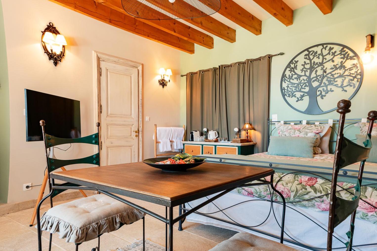 Chateau Talaud Loriol-du-Comtat Quarto foto