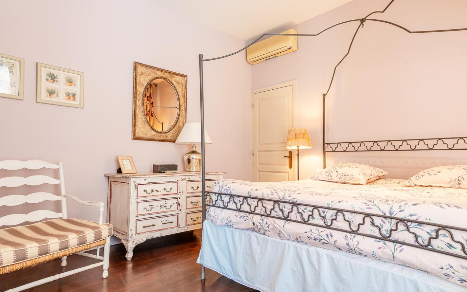Chateau Talaud Loriol-du-Comtat Quarto foto