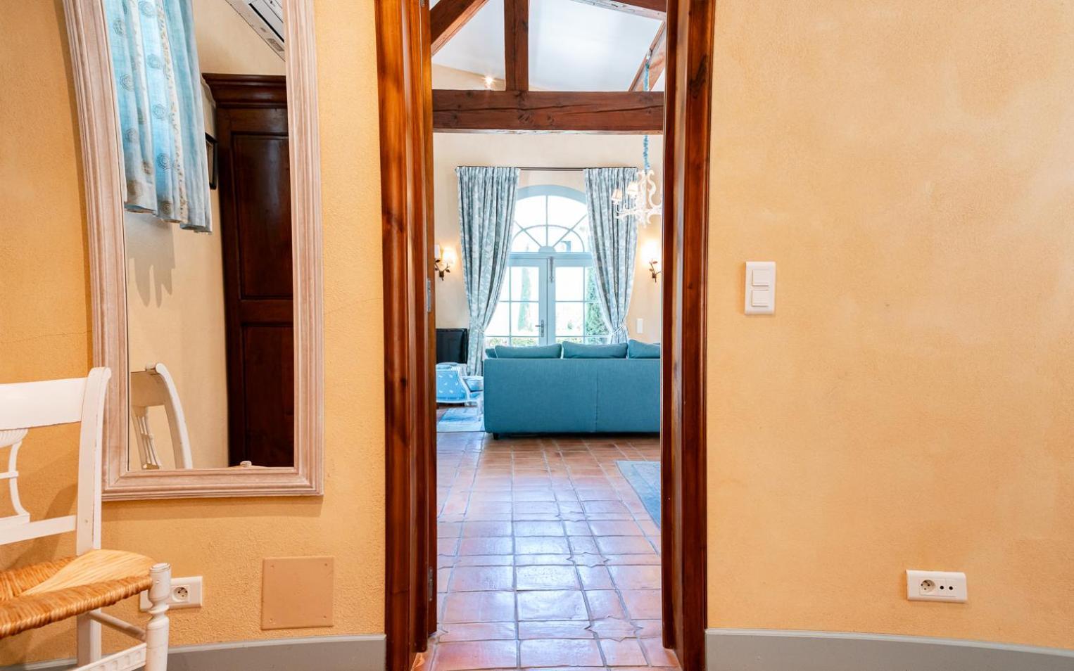 Chateau Talaud Loriol-du-Comtat Quarto foto