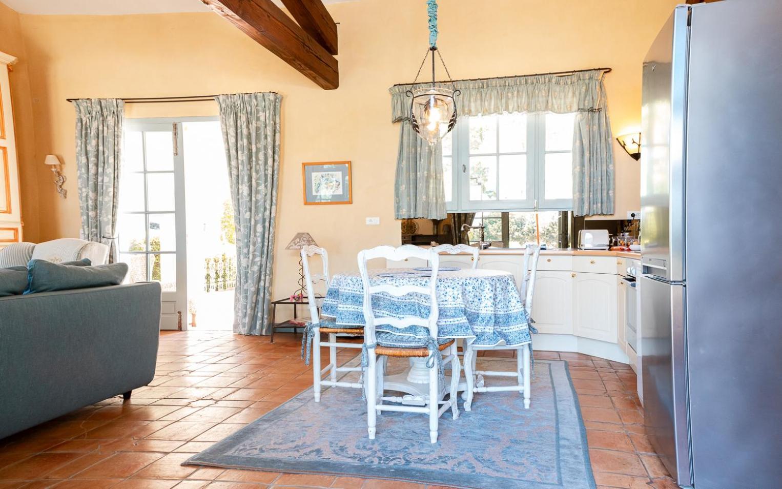 Chateau Talaud Loriol-du-Comtat Quarto foto