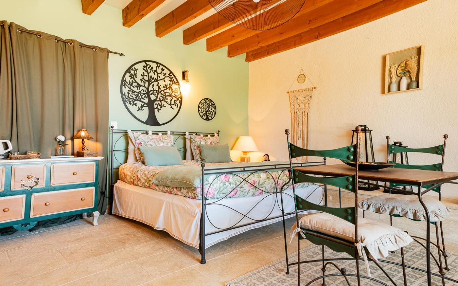 Chateau Talaud Loriol-du-Comtat Quarto foto